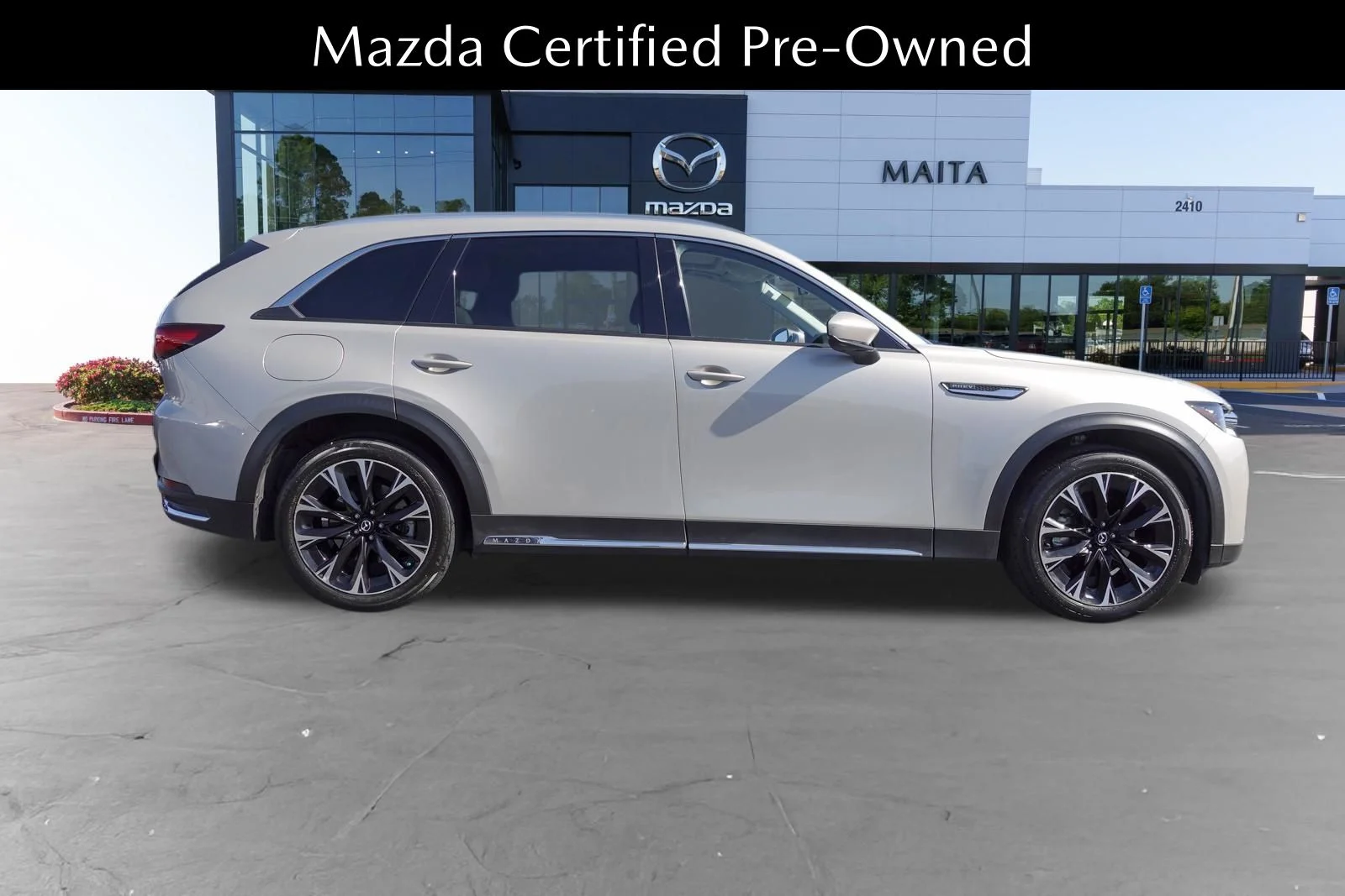 Certified Used 2024 Platinum Quartz Mazda Premium image 2