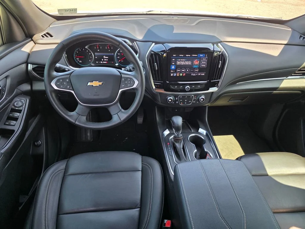 Used 2023 Iridescent Pearl Tricoat Chevrolet LT Leather image 28