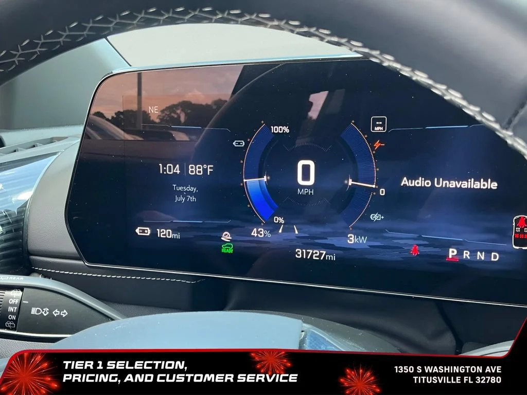 Used 2024 Summit White Chevrolet LT image 30