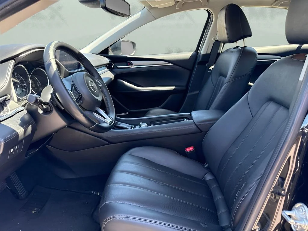 Used 2018  Mazda Grand Touring image 9