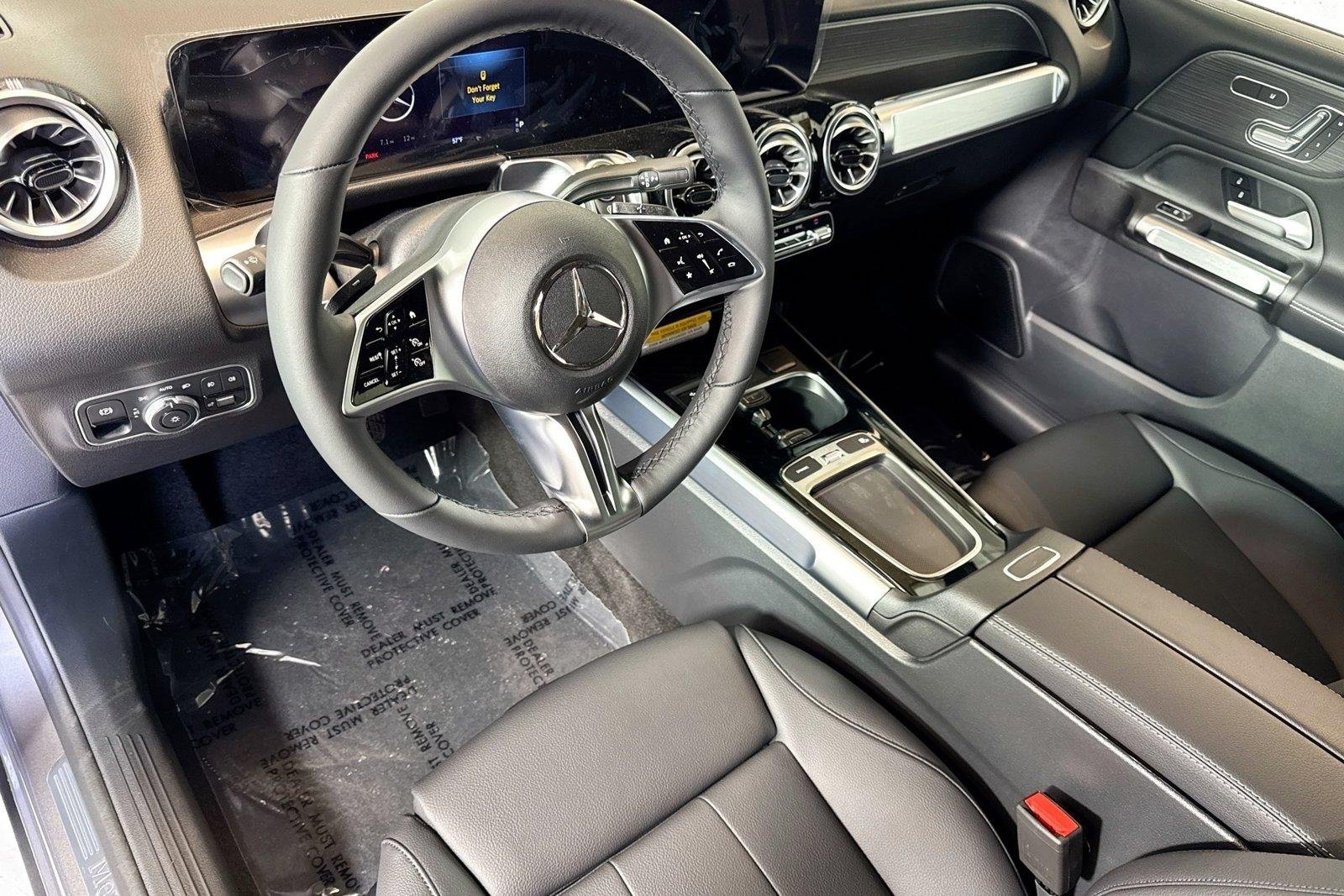 New 2026 Mountain Grey Metallic Mercedes-Benz GLB 250 image 9