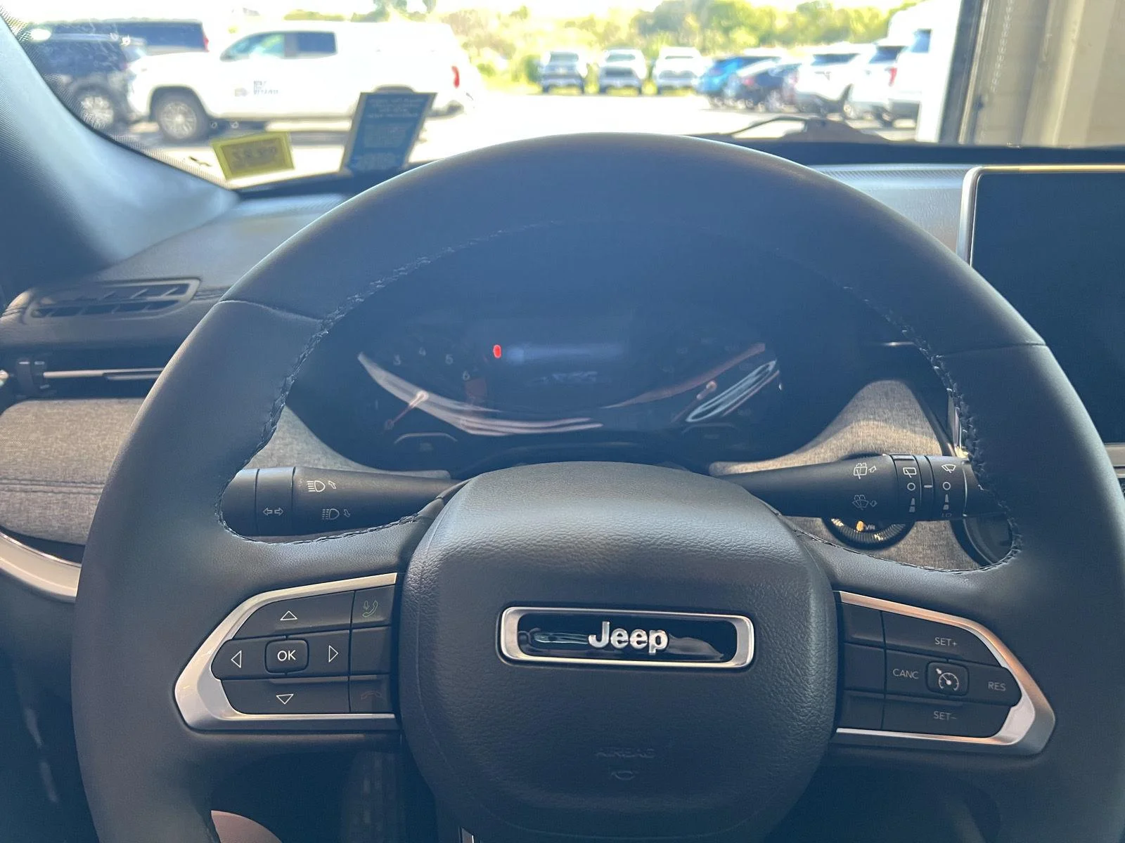 Used 2023 Bk Jeep Latitude image 18