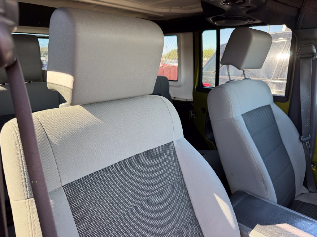 Used 2010 Green Jeep Unlimited Sport image 3