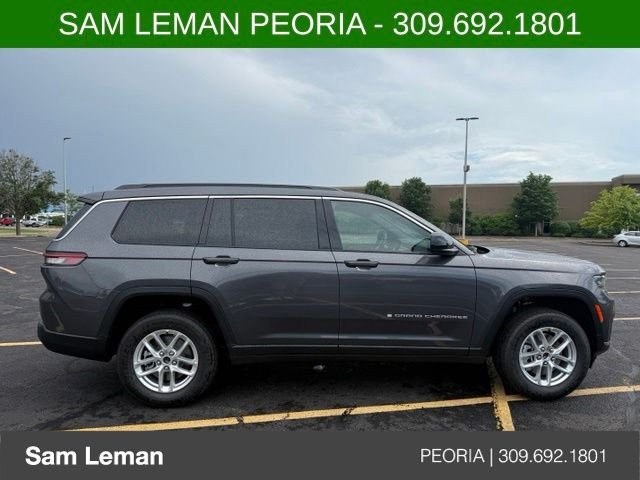 New 2026 Baltic Gray Metallic Clear-Coat Exterior Paint Jeep Laredo image 3