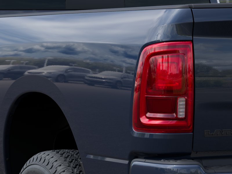 2025 RAM 3500 Laramie - Photo 18