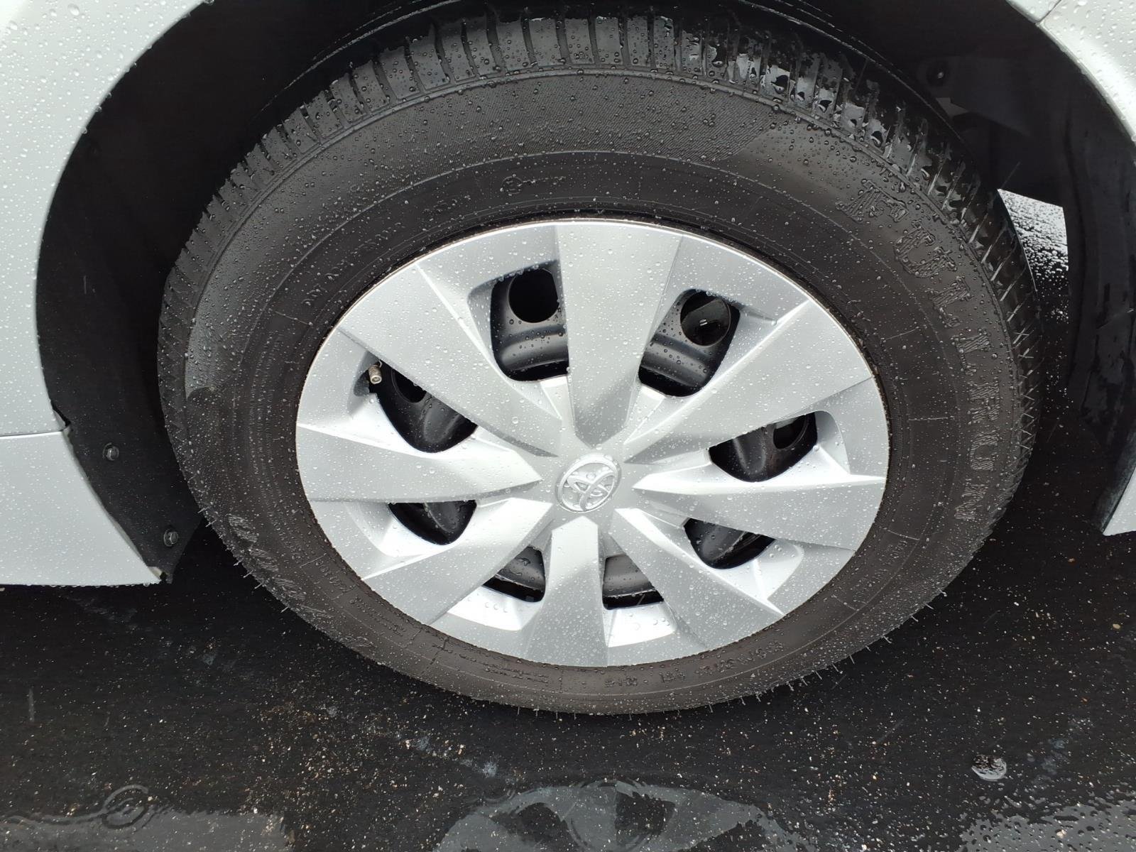 Used 2020 Classic Silver Metallic Toyota L image 11