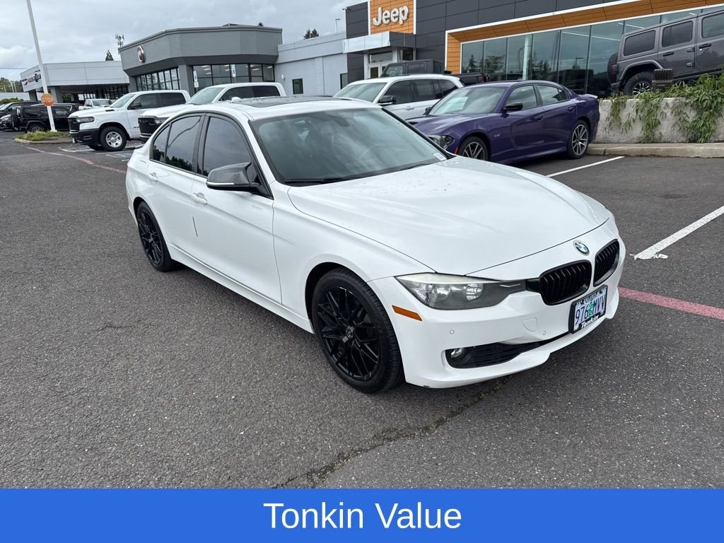 2015 BMW 3 Series 320i Sedan's photo