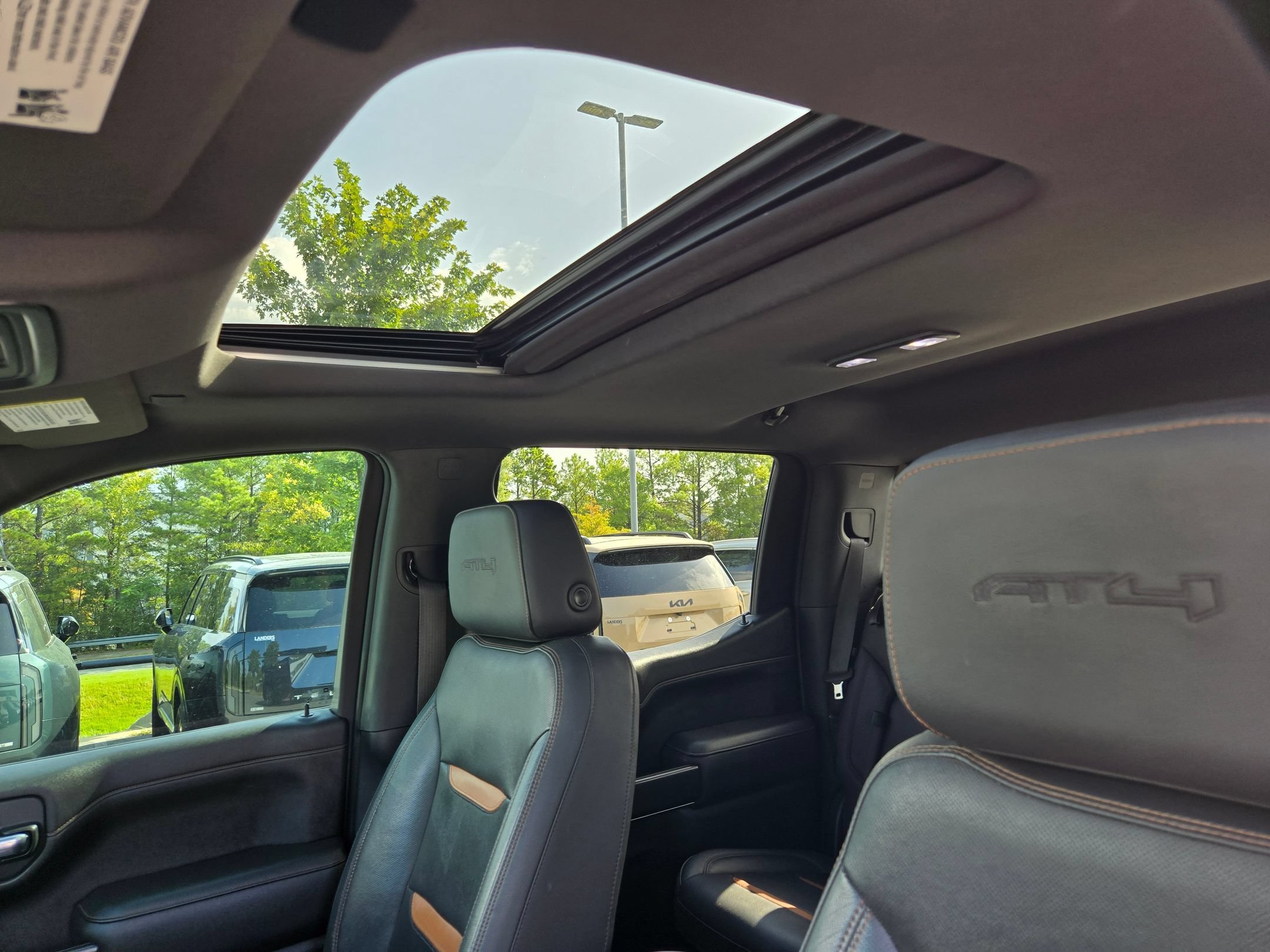 Used 2020 Onyx Black GMC AT4 image 25
