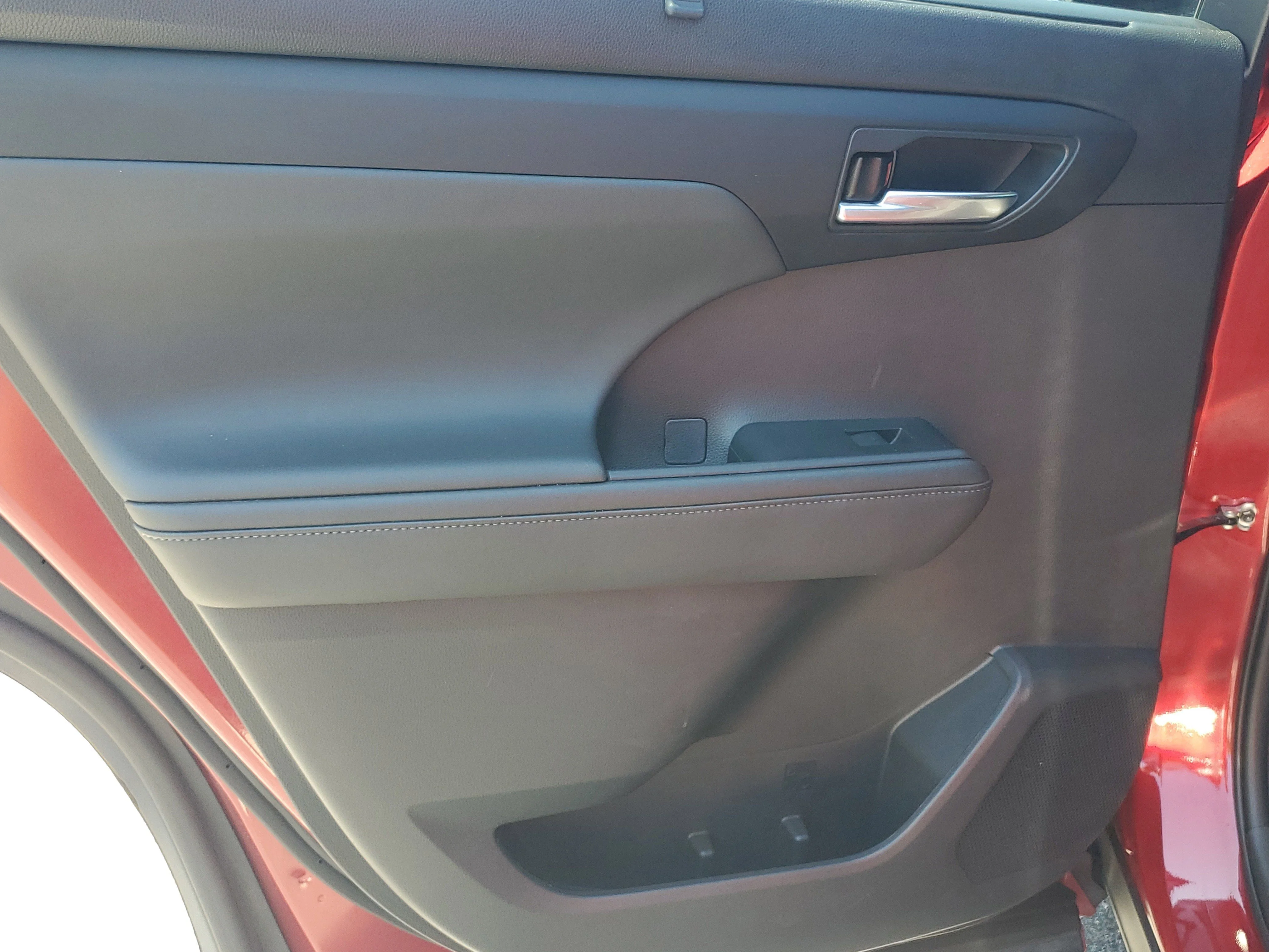 Used 2022 Ruby Flare Pearl Toyota Hybrid XLE image 14