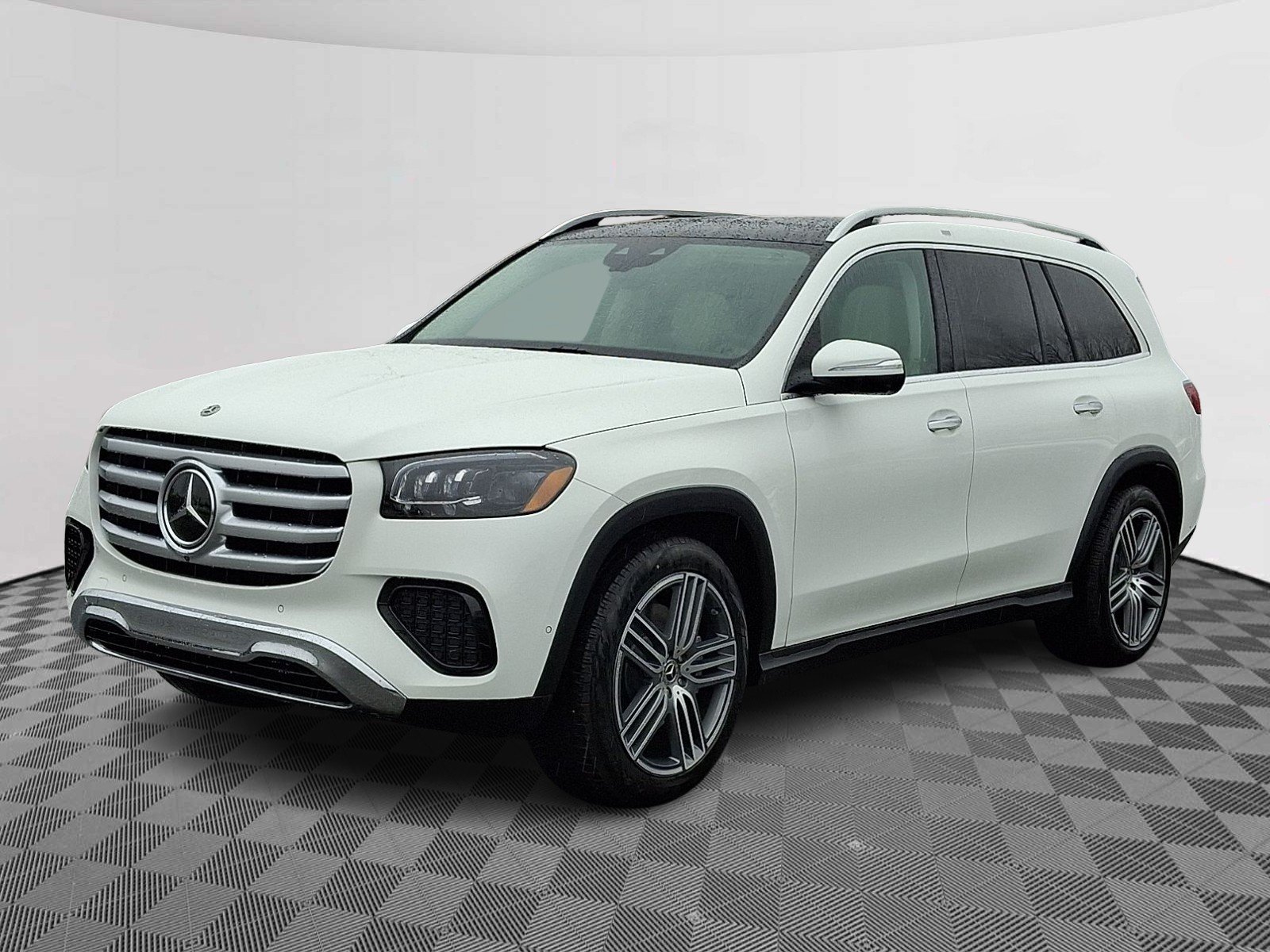 New 2026 Polar White Mercedes-Benz GLS 450 image 3