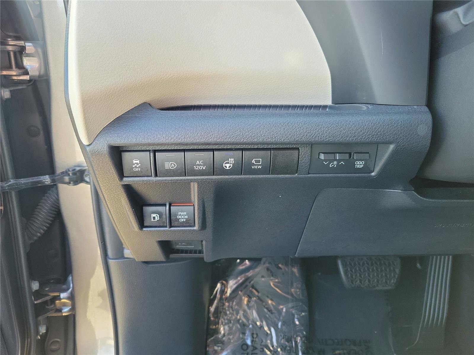Used 2022 Predawn Gray Mica Toyota Platinum image 17