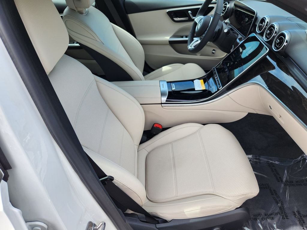 New 2026 Polar White Mercedes-Benz C300 4MATIC® image 15