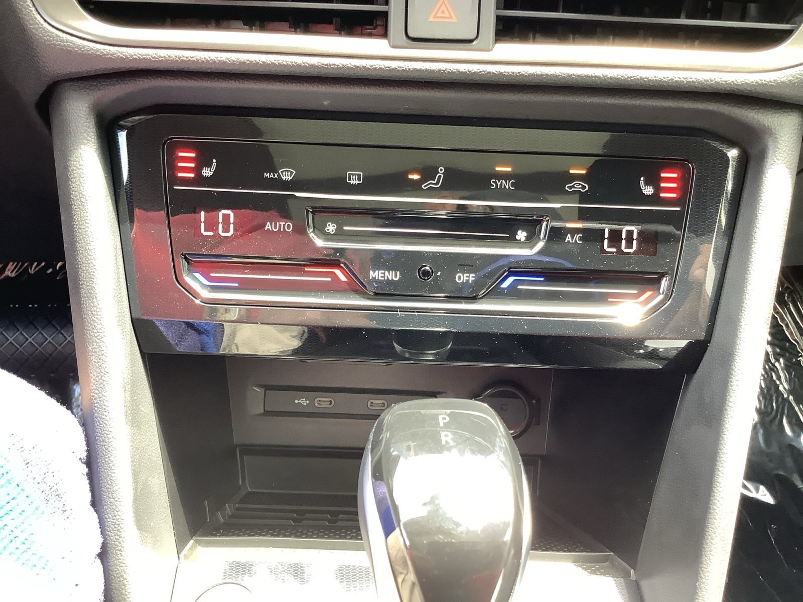 New 2026 Monument Gray w/Deep Black Roof Volkswagen SE Black image 24