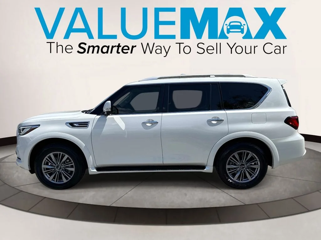 Used 2022 White INFINITI LUXE image 7