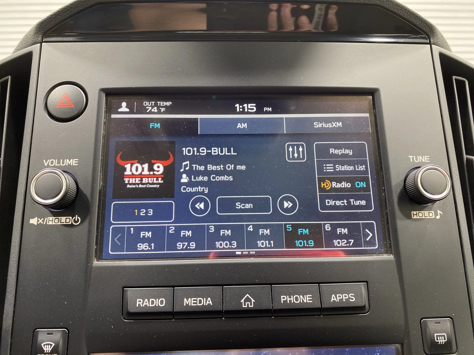 Used 2024 Gray Subaru Base image 16