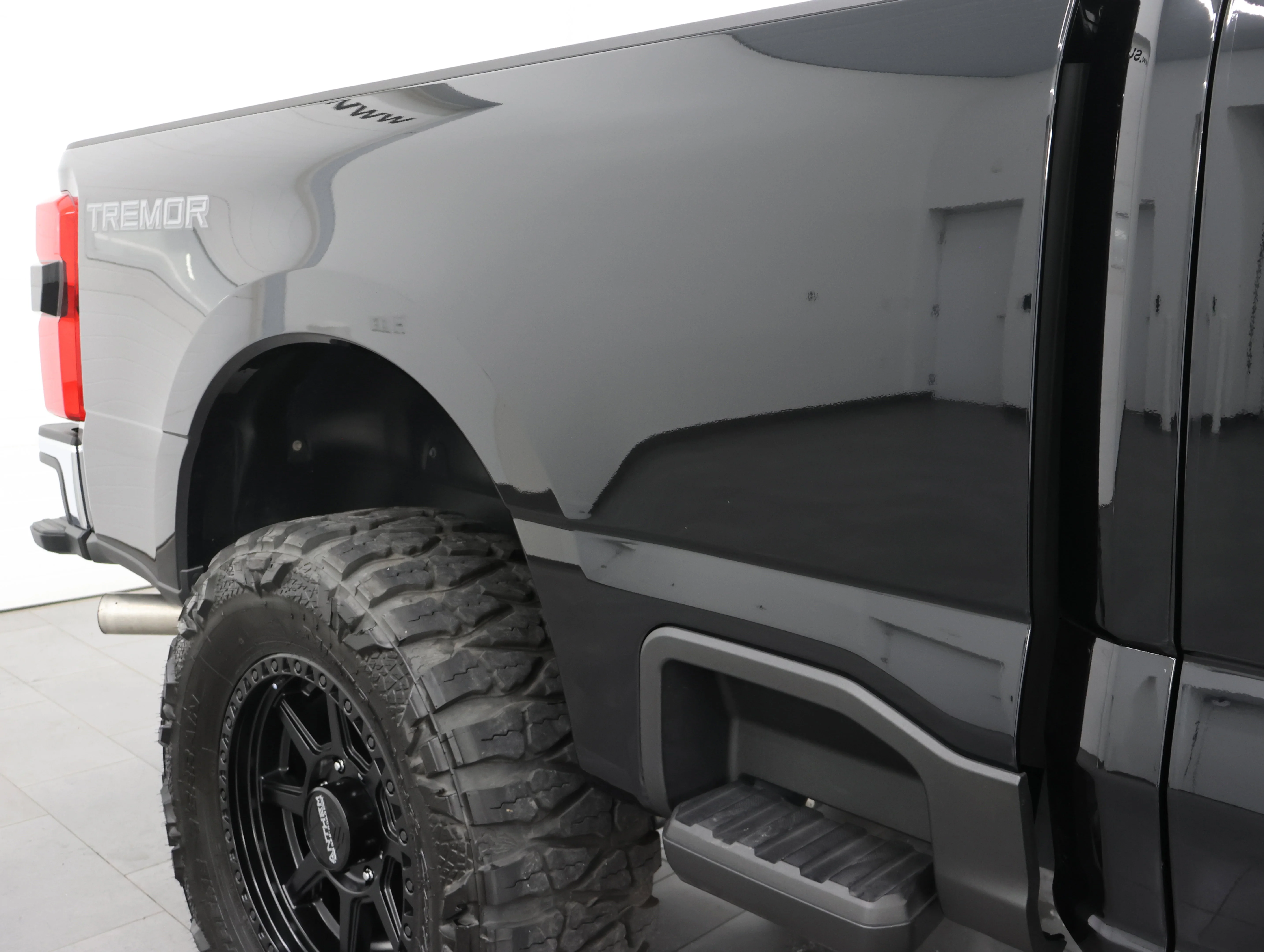 2025 Ford F-350 Super Duty XLT - Photo 24