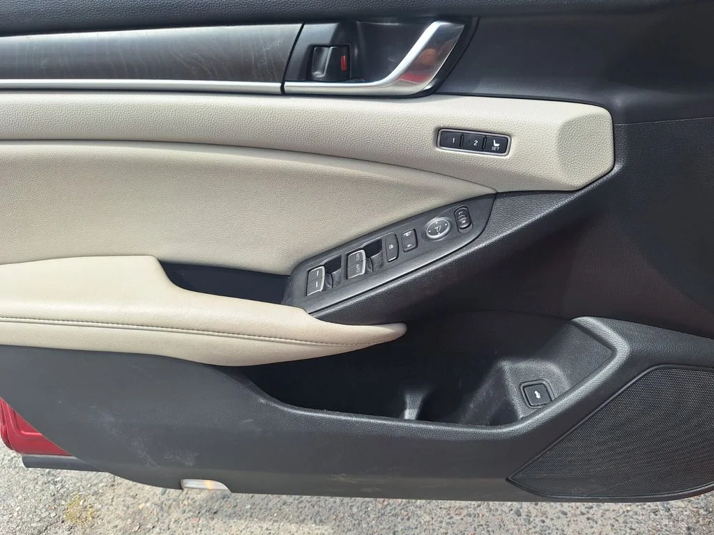 Used 2022  Honda EX-L image 21