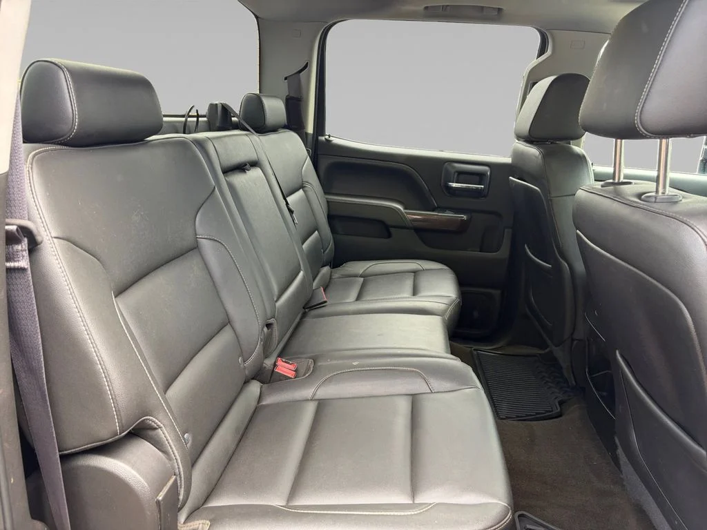 Used 2015 Black GMC SLT image 16