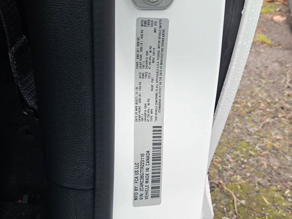 New 2026 Bright White Clear-Coat Exterior Paint Chrysler Select image 38