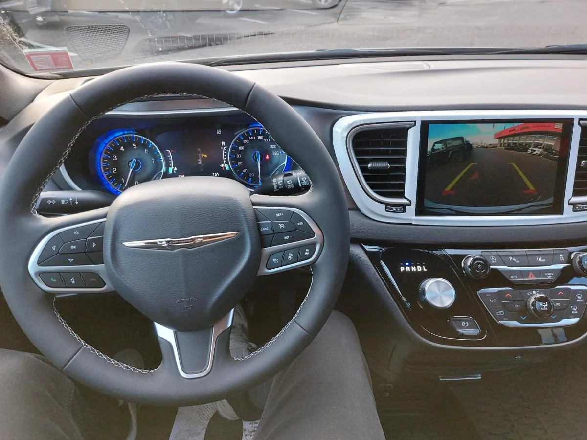 New 2026 White Chrysler SXT 2WD image 17