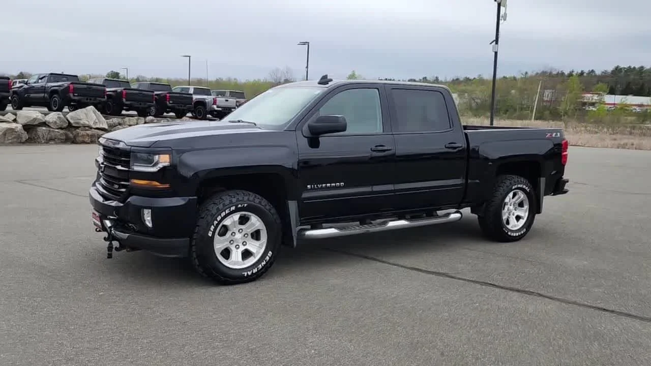 Used 2018 Black Chevrolet LT image 6