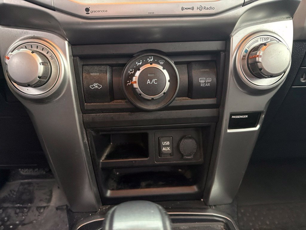 Used 2018 Classic Silver Metallic Toyota SR5 image 13
