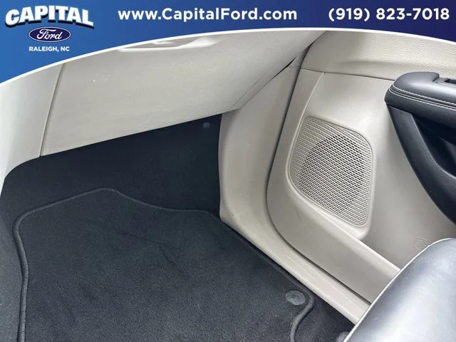 Used 2024 White Chrysler Touring L image 27