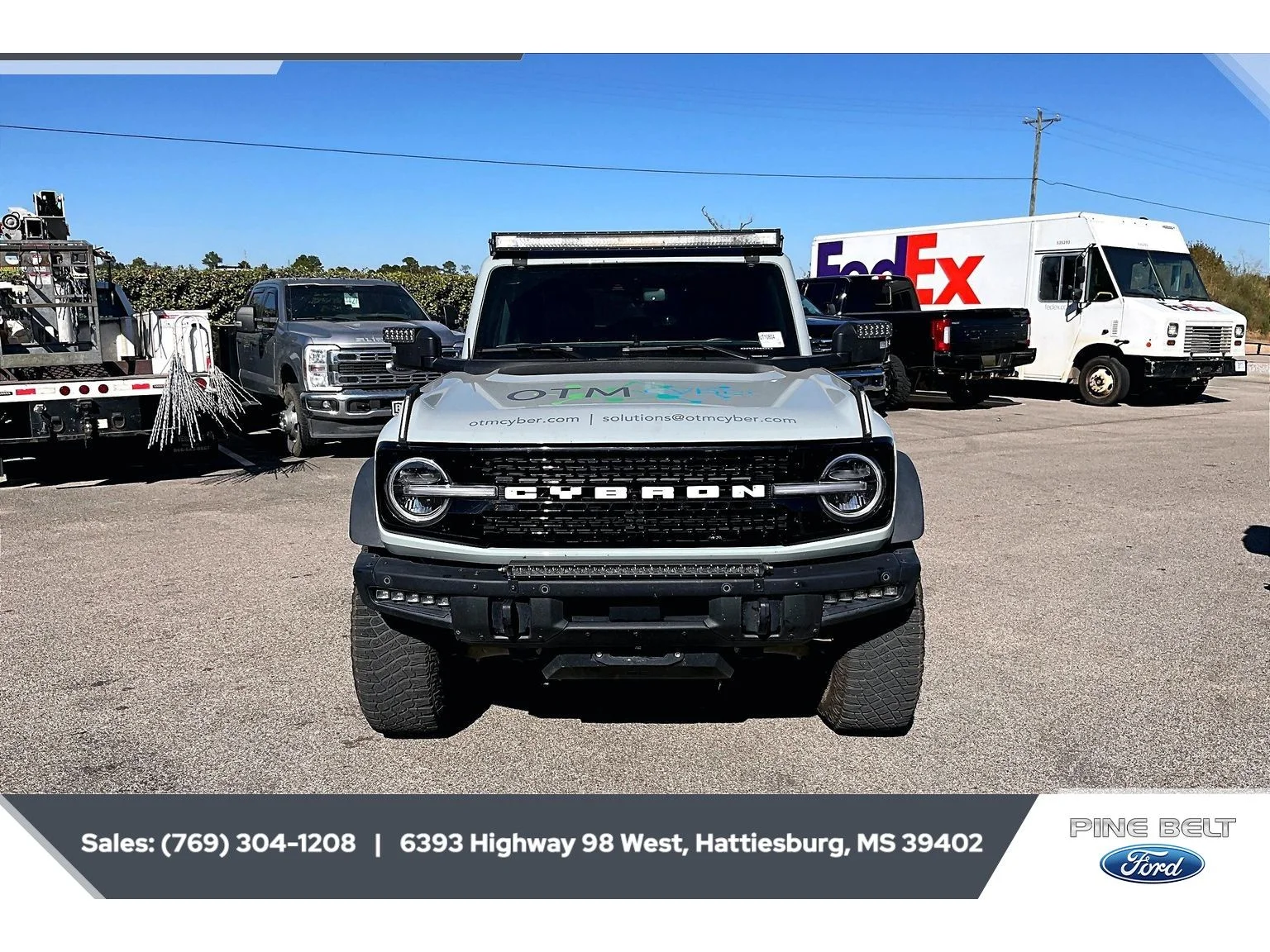 Used 2024 Cactus Gray Ford Wildtrak image 3