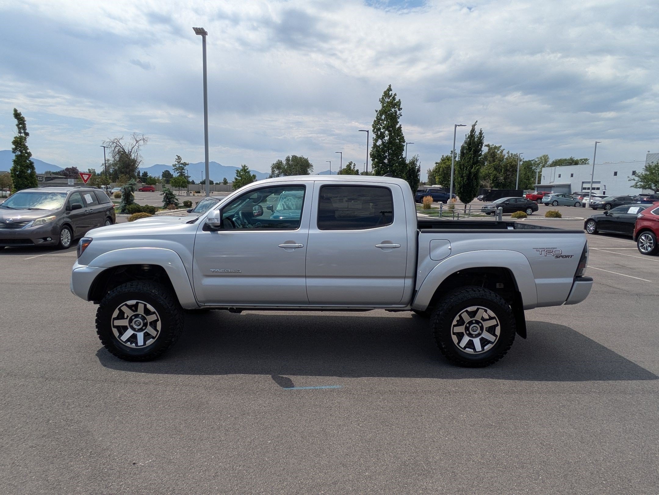 Used 2012 Silver Streak Mica Toyota 4WD Double Cab V6 MT (Natl) image 7