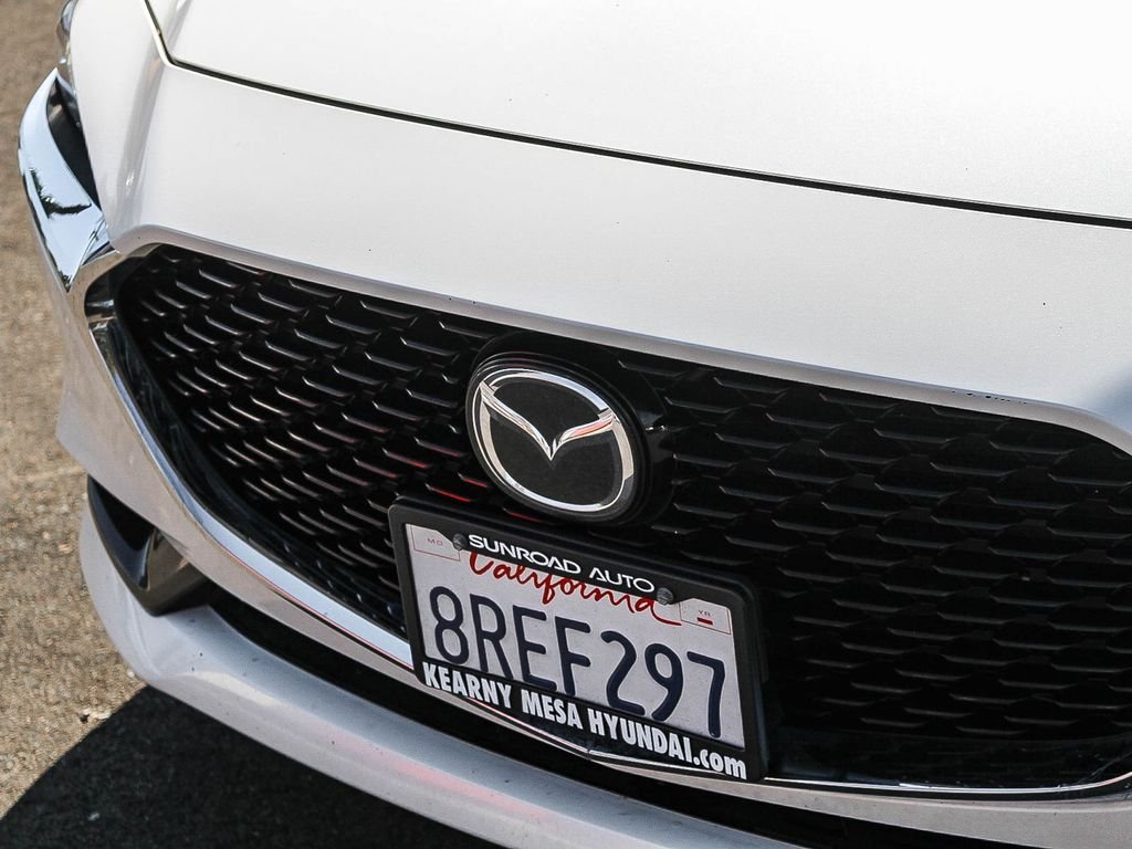 Used 2020 Snowflake White Pearl Mazda Premium image 5