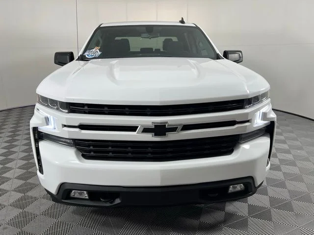 Used 2021 White Chevrolet RST image 2