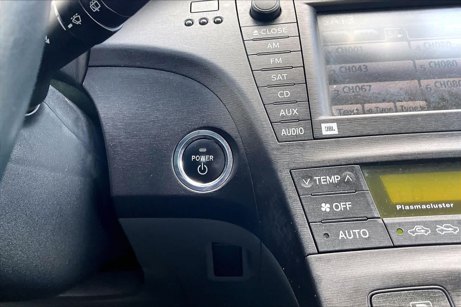 Used 2011 Winter Gray Metallic Toyota I image 34