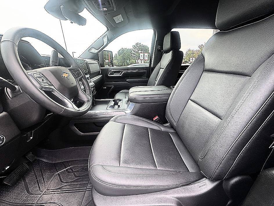 Used 2025 Sterling Gray Metallic Chevrolet LTZ image 11