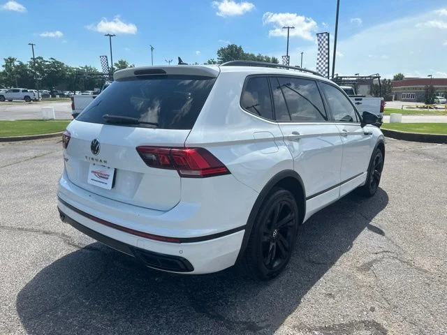 Used 2023 White Volkswagen 2.0T SE R-Line Black image 3