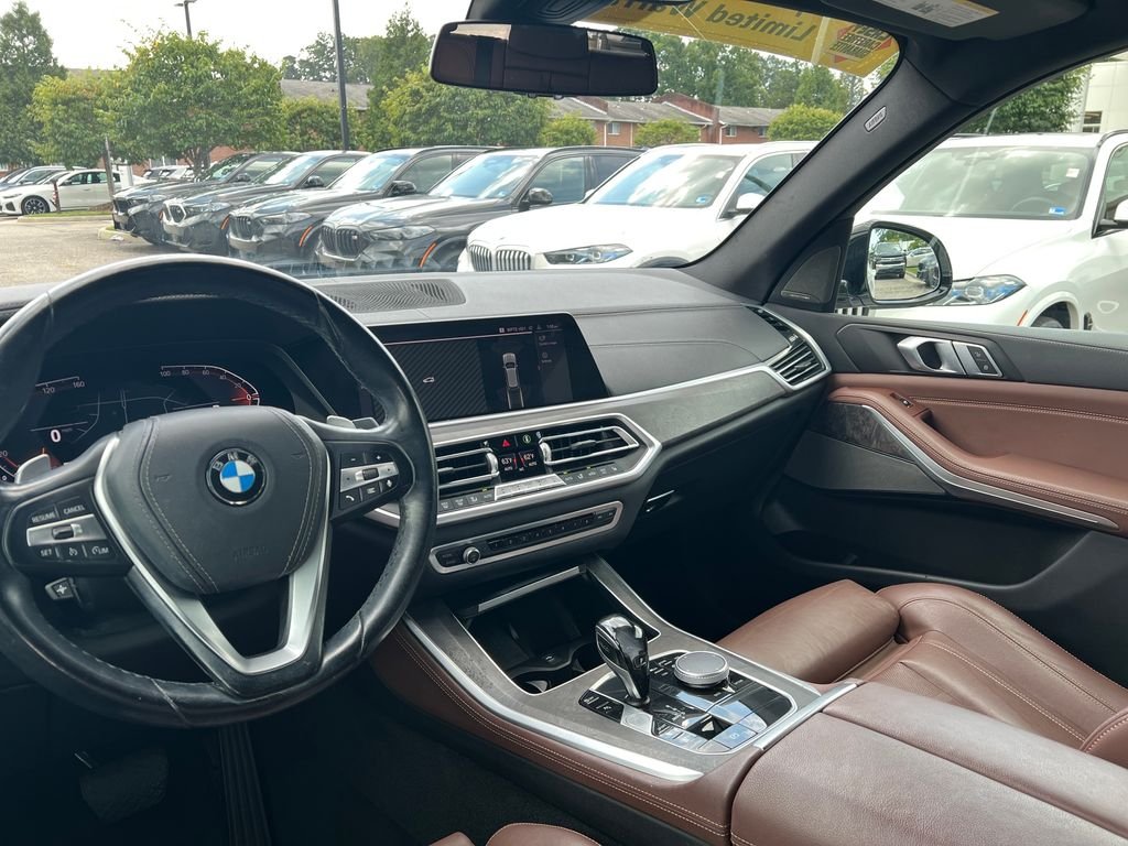 Used 2021 White BMW sDrive40i image 27