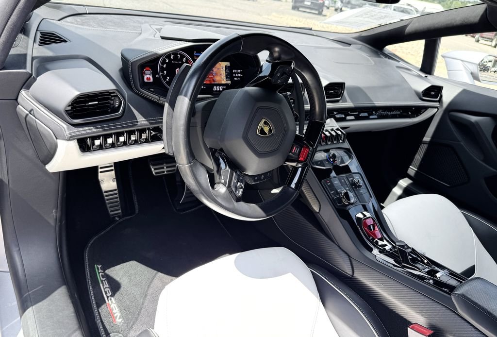 Used 2018 Silver Lamborghini LP580-2S image 16