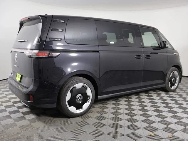 New 2025 Deep Black Pearl Volkswagen Pro S image 6