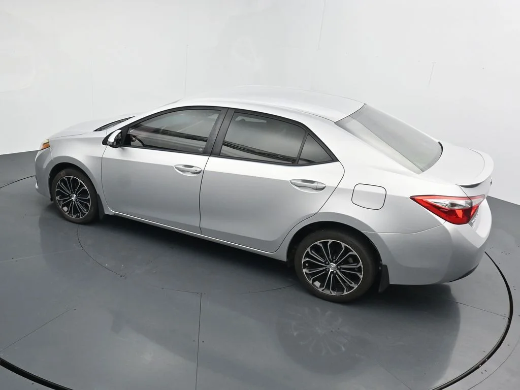 Used 2016  Toyota S Plus image 24