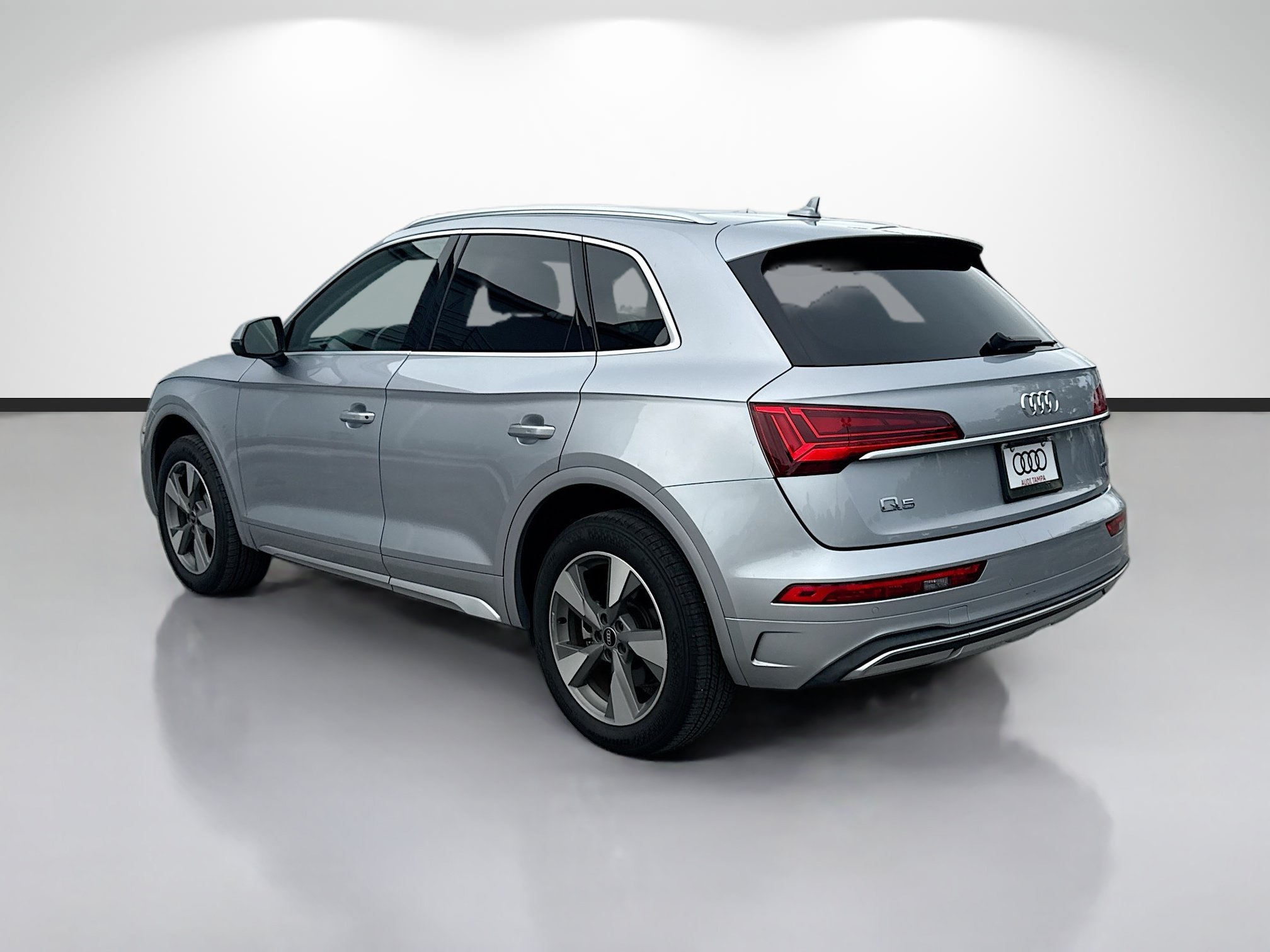 Used 2022 Gray Audi Premium Plus image 5