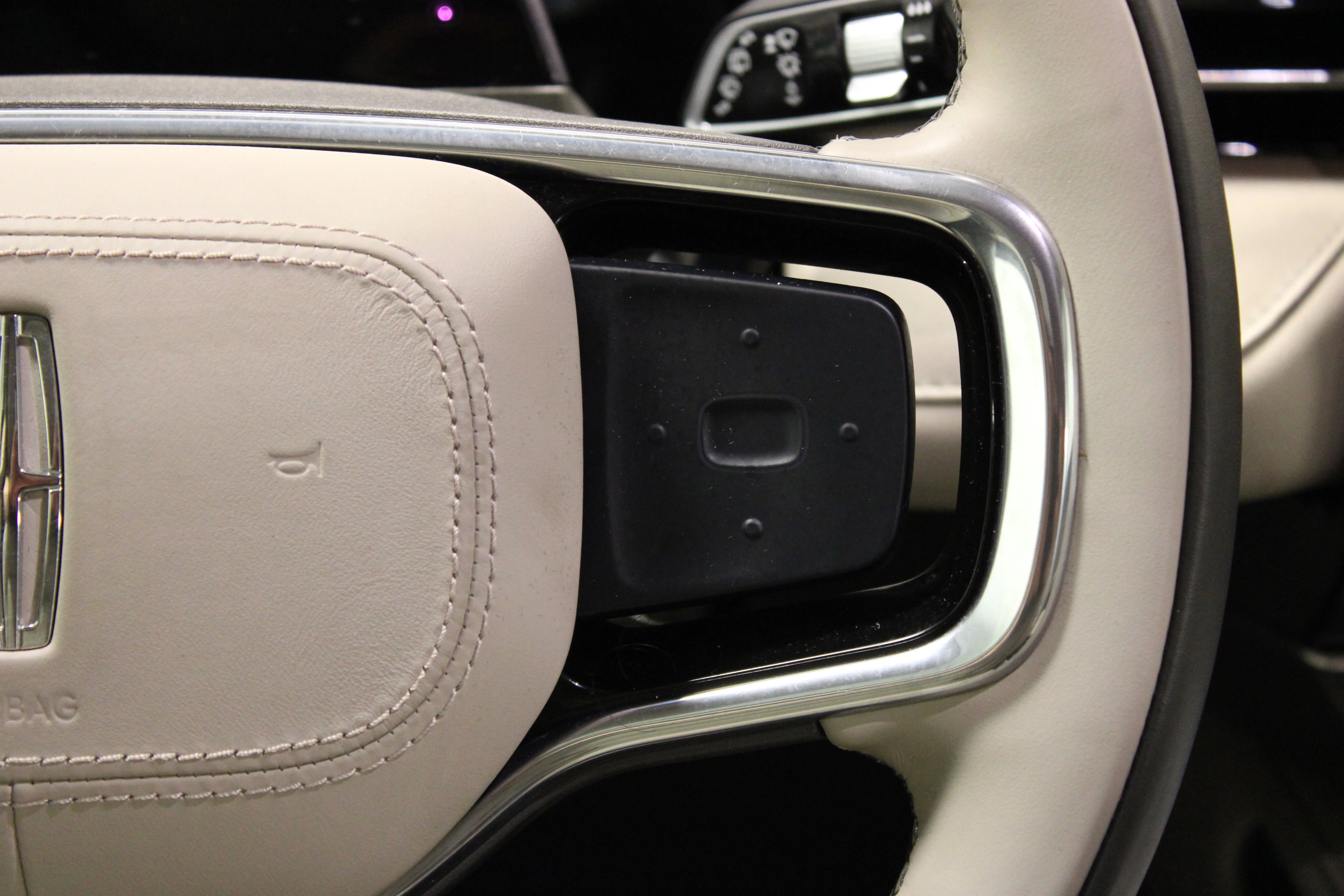 Used 2024 Gray Metallic Lincoln Reserve image 23