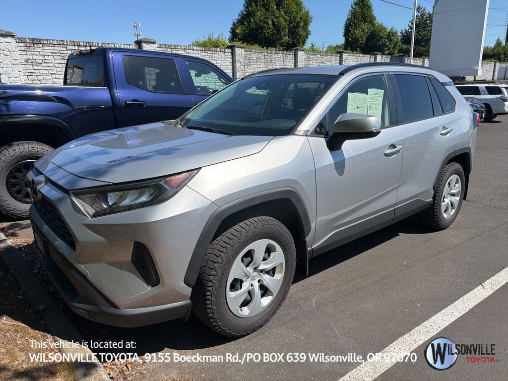 2019 Toyota RAV4 LE AWD's photo