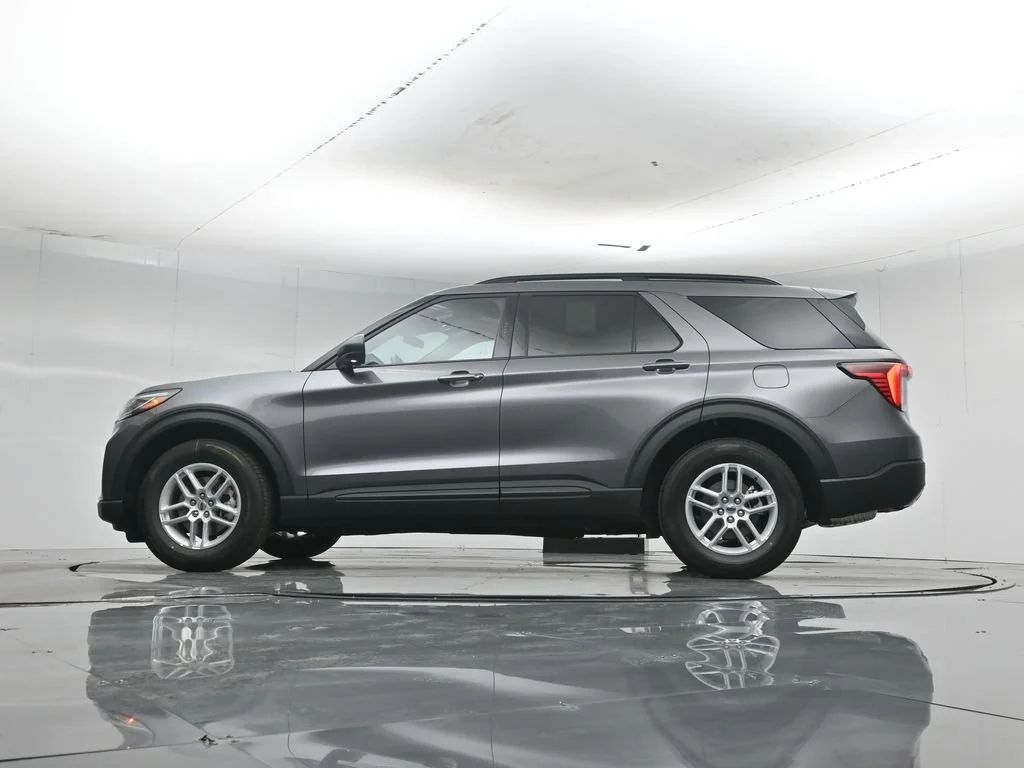 New 2027 Carbonized Gray Metallic Ford Active image 48