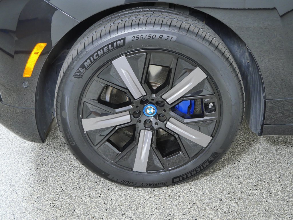 Used 2024 Black BMW xDrive50 image 18
