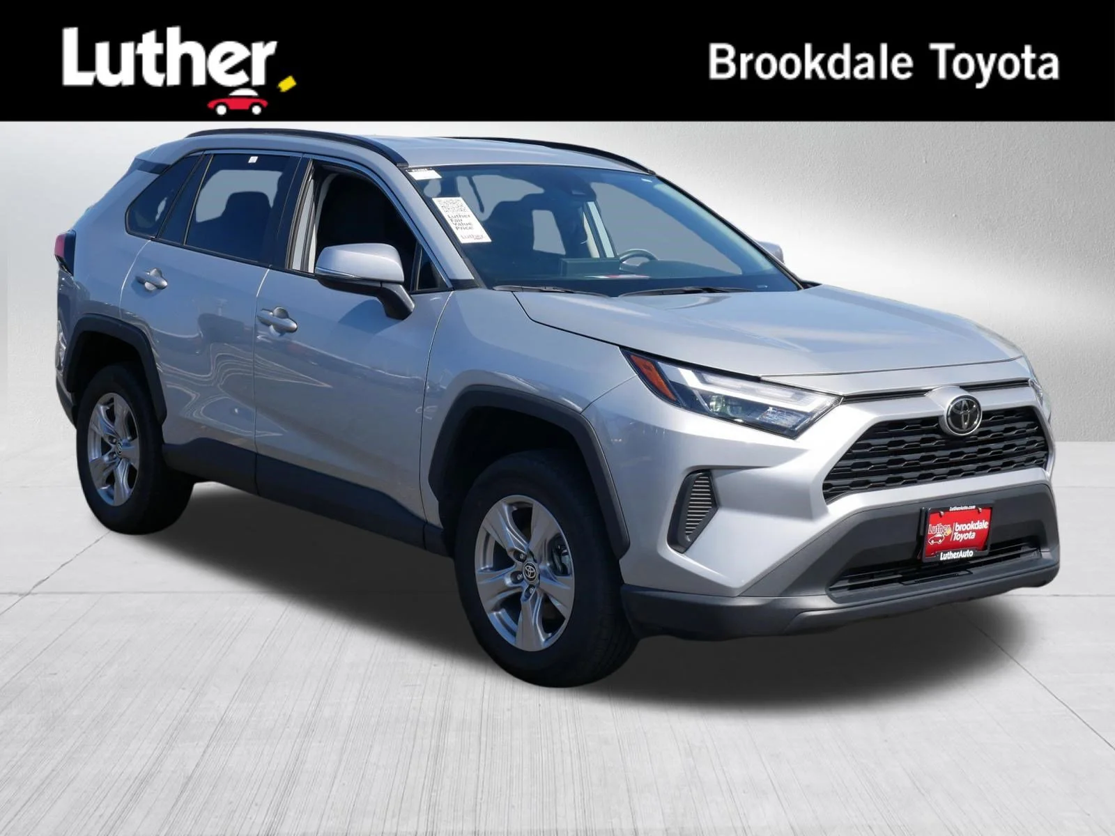 2025 Toyota RAV4 XLE AWD's photo