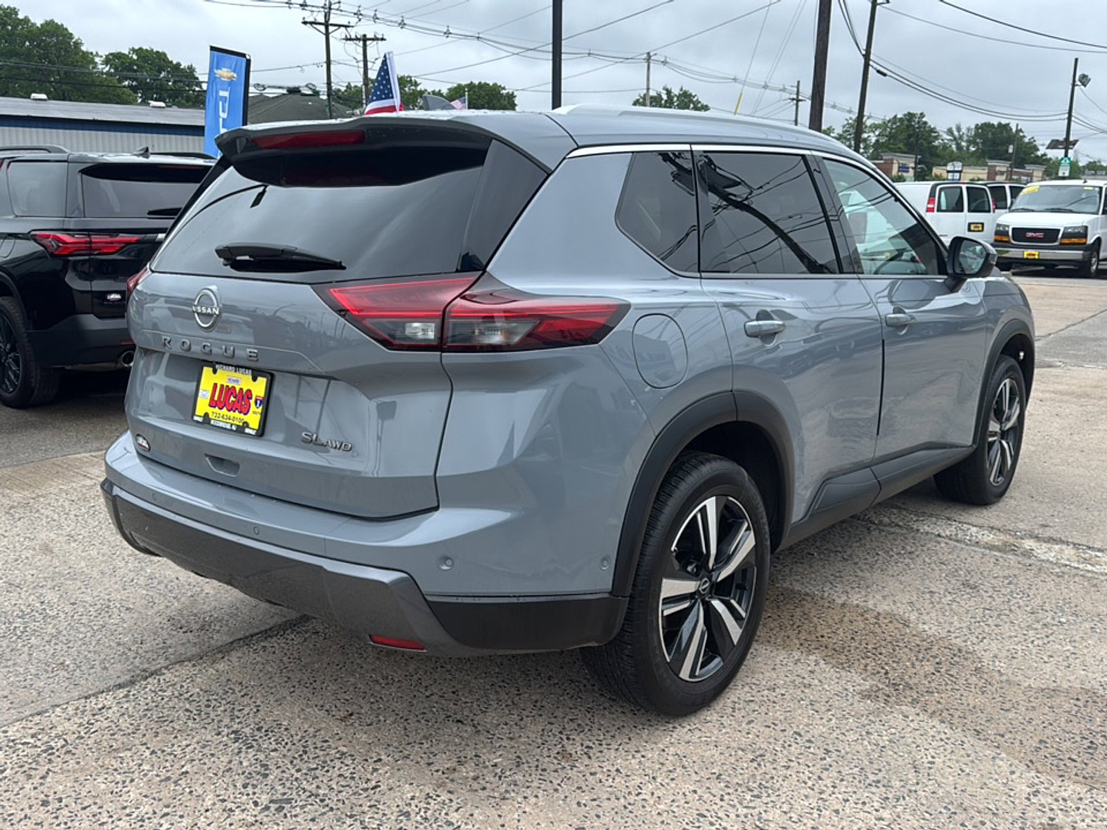 2025 Nissan Rogue SL - Photo 5