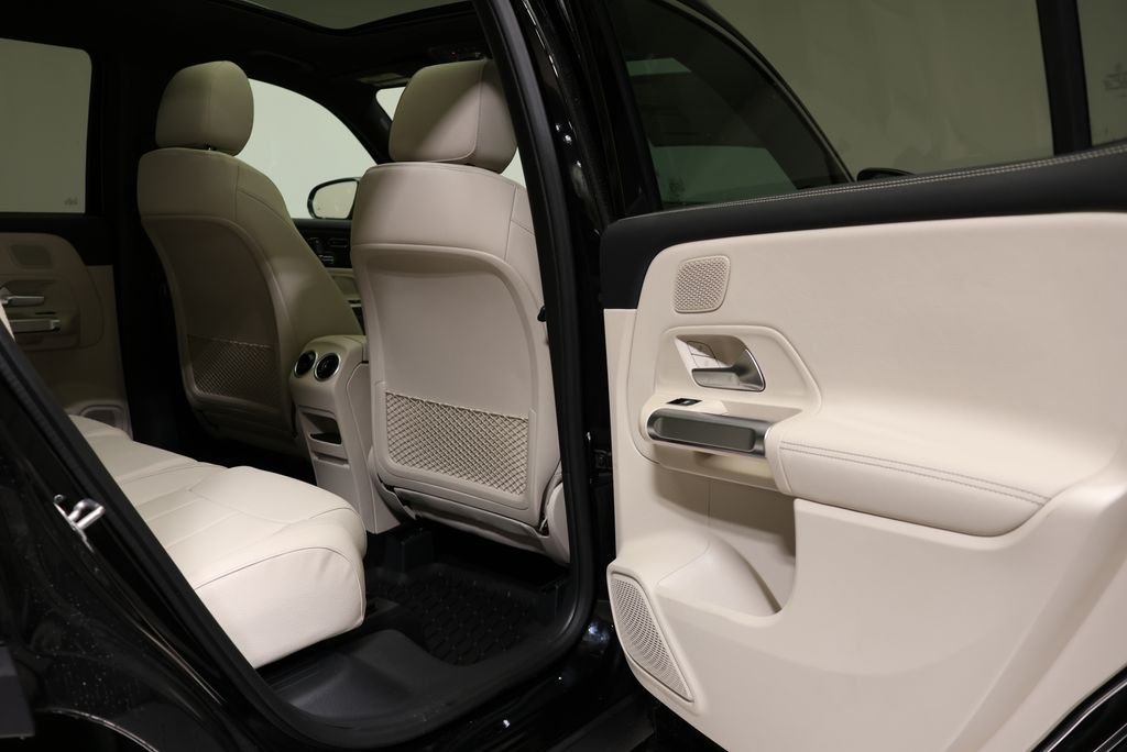 Used 2026 Night Black Mercedes-Benz GLB 250 image 53