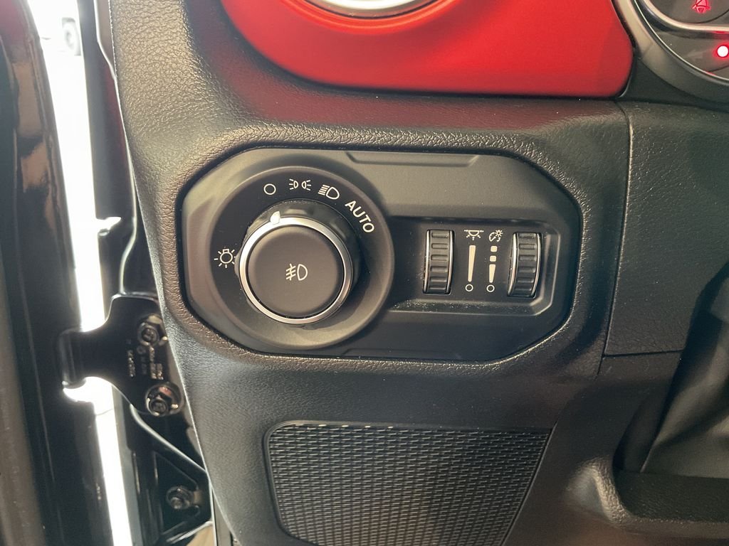 Used 2022 Black Jeep Unlimited Rubicon image 17
