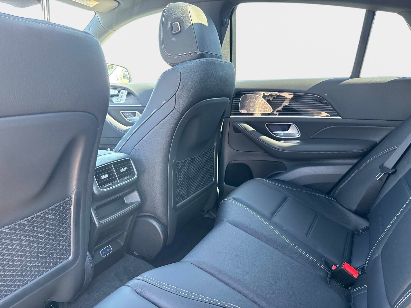 New 2026 Polar White Mercedes-Benz 450 4MATIC® Coupe image 15