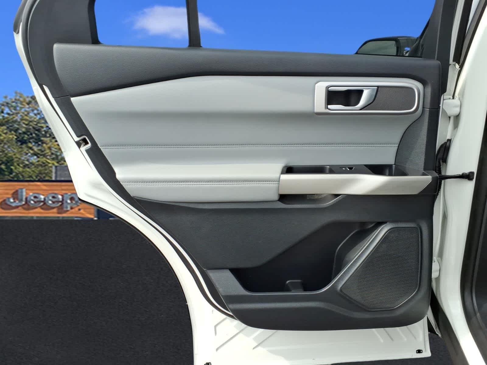Used 2021 Star White Metallic Tri-Coat Ford XLT image 28