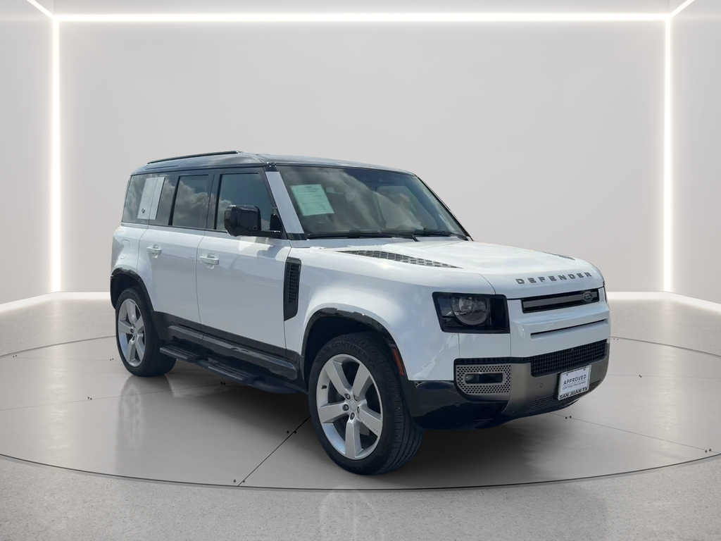 Used 2024 Fuji White Land Rover X-Dynamic SE image 3